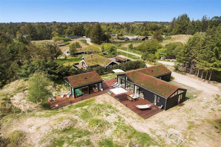 Ferienhaus für 13 Personen, mit Pool und Sauna sowie Whirlpool und Terrasse, mit Haustier