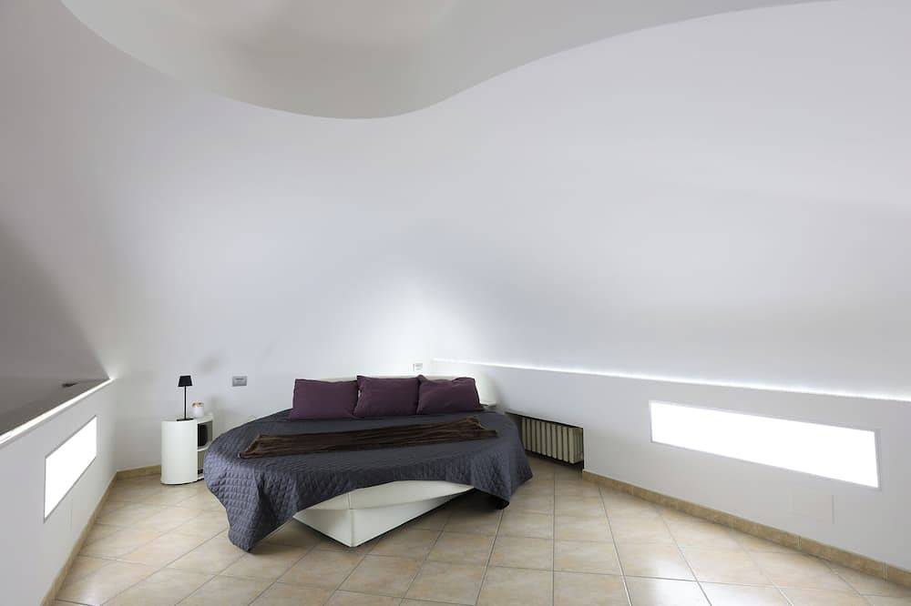 Hel lejlighed, Loft Piazza Cavour Vercelli- Private Entrance Central to Milan Turin in Centro (Vercelli), Vercelli