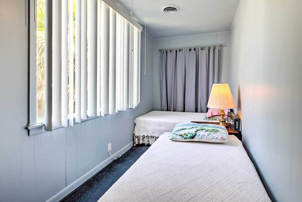 Ganze Wohnung, Lavish Galveston Apartment - 6 Blocks zum Strand! in Galveston Island, Galveston