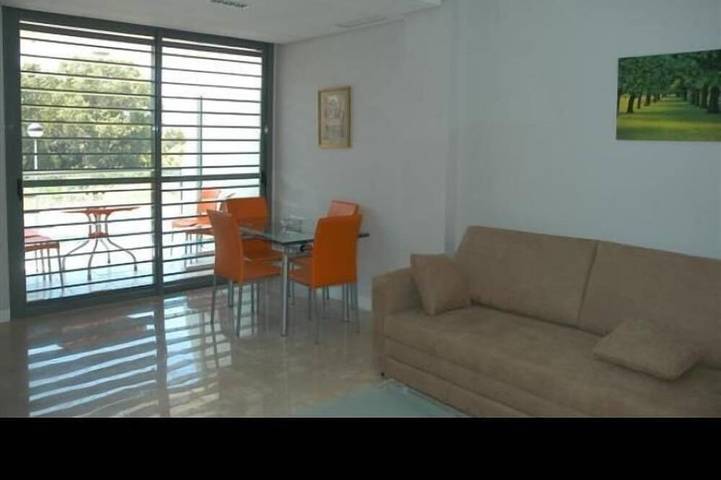 Appartement entier, Appartement de deux chambres en urbanisation avec pista padel. in El Verger, Costa Blanca