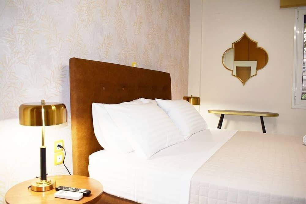Nama -Central Vacation rental with free parking only 900m far from Venetian Port in Chania regione