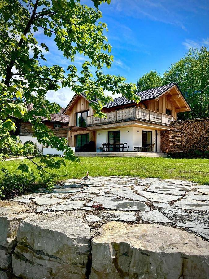 Chalet für 9 Personen, mit Ausblick und Seeblick sowie Garten, mit Haustier in Bad Goisern am Hallstättersee