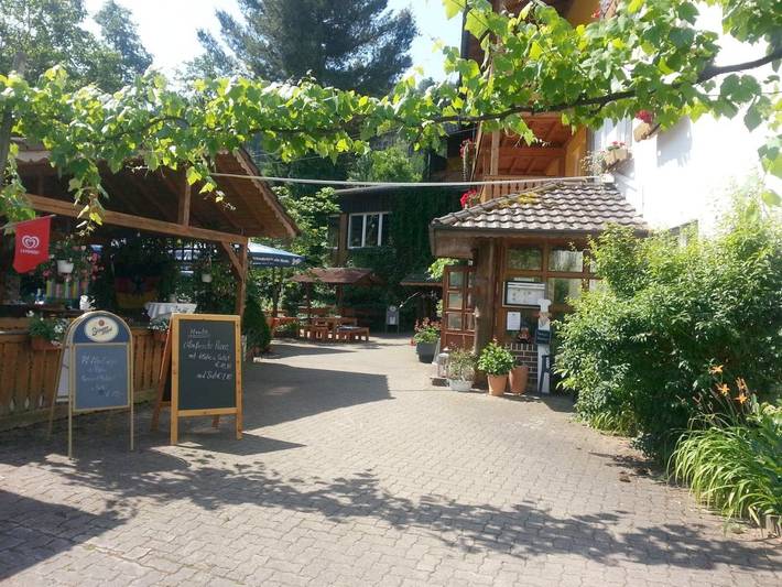 Hotel für 3 Personen, mit Balkon und Terrasse sowie Garten und Pool in Walldürn
