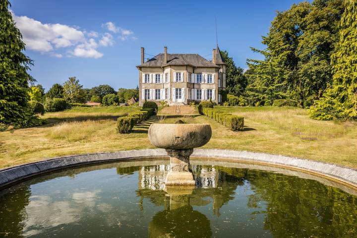 Gîte pour 15 personnes, avec piscine à Vicq-sur-Breuilh