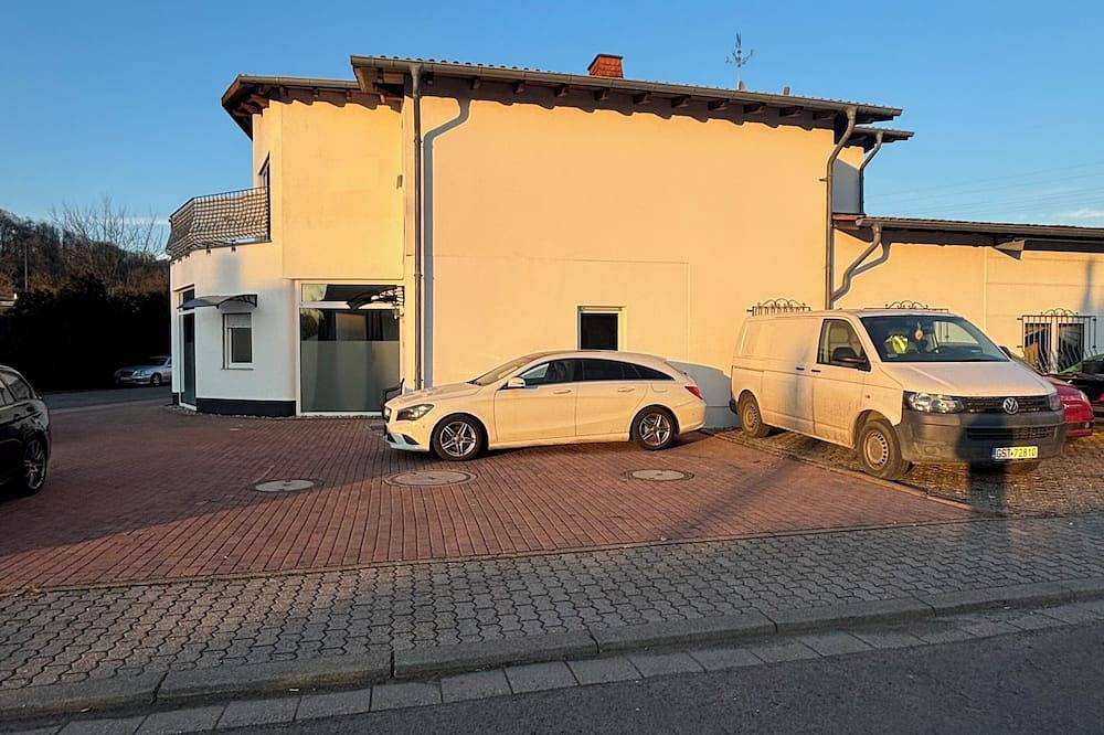 Ganze Wohnung, Gemütliche Ferienwohnung an der Saar nähe A8/A620 in Beckingen in Beckingen, Saar-Nahe-Bergland