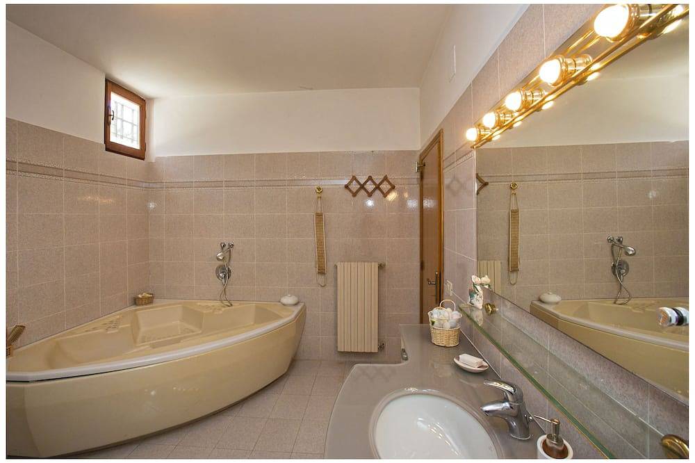 Whole Country House Park Pool For 10 Pax And More All Inclusive Hill And Sea in Grottammare (Comune), Riviera delle Palme