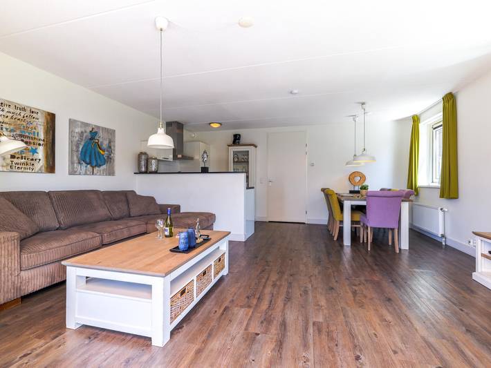Ganze Wohnung, Gemütliches Ferienhaus mit Bootssteg
 in Uitgeest, Noord-Holland - Nordseeküste