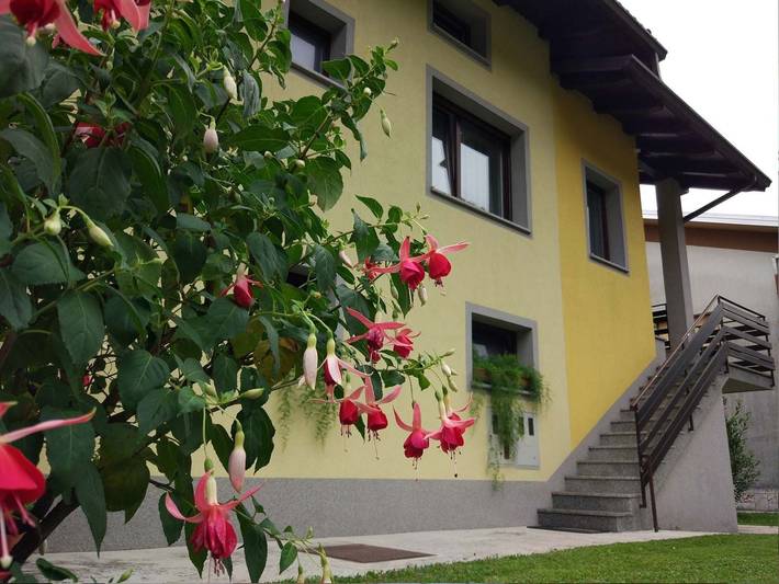Gîte pour 7 personnes, avec jardin à Tolmin