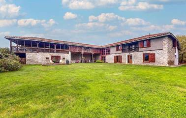 Location de vacances pour 2 personnes, avec jardin ainsi que terrasse et vue à Montréjeau