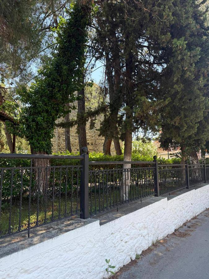 Gîte pour 5 personnes, avec Terrasse ainsi que Jardin et Vue dans (Nea) Vrasna - 2