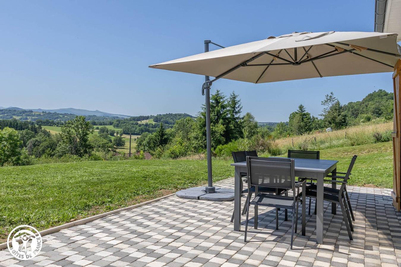 Les Genestoux in Gelles, Parc naturel régional des Volcans d'Auvergne