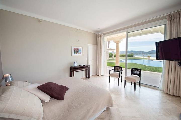 Location de vacances pour 16 personnes, avec terrasse et jardin dans Plage de la Bouillabaisse - 2