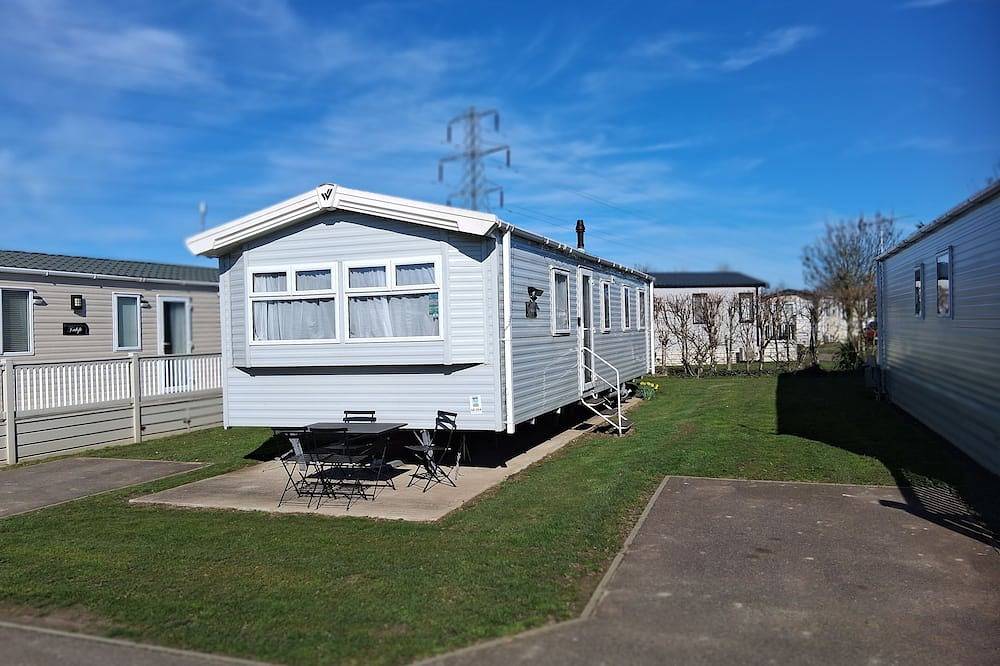 Spacious 3-Room Van at Birchington Vale in Kent