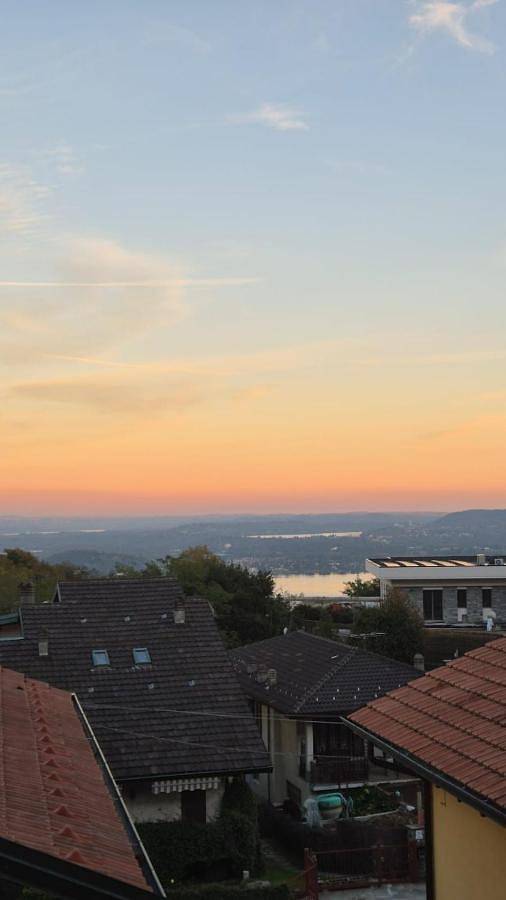 Gîte pour 4 personnes, avec jardin ainsi que vue sur le lac et vue, animaux acceptés dans Massino Visconti - 2
