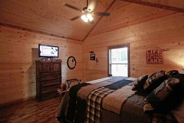 Log Cabin for 10 Guests in Broken Bow, Broken Bow Lake, Picture 3