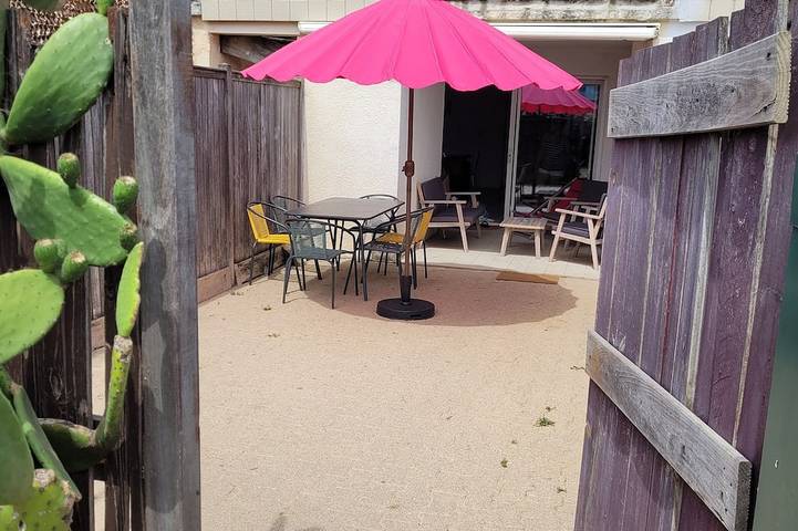 Gîte pour 6 personnes, avec terrasse dans Plage des Estagnots - 4