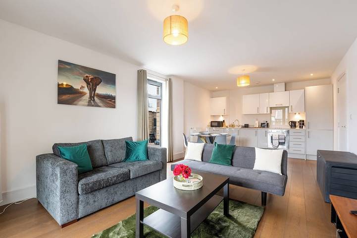 Holiday rental for 5 people in Slough