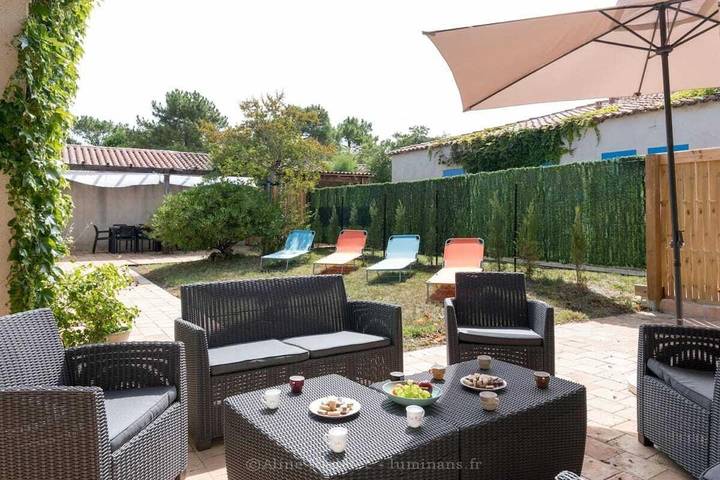 Location de vacances pour 13 personnes, avec jardin dans Plage Les Sables D Or - 2