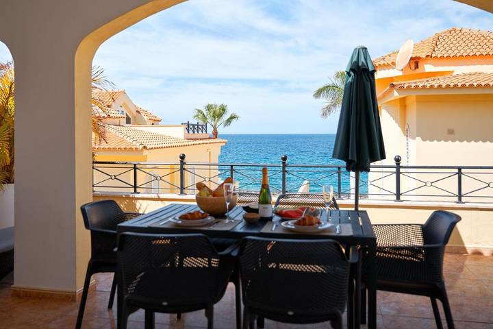 Chalet para 7 personas, con piscina además de vistas y terraza, Se admiten mascotas en Los Cristianos