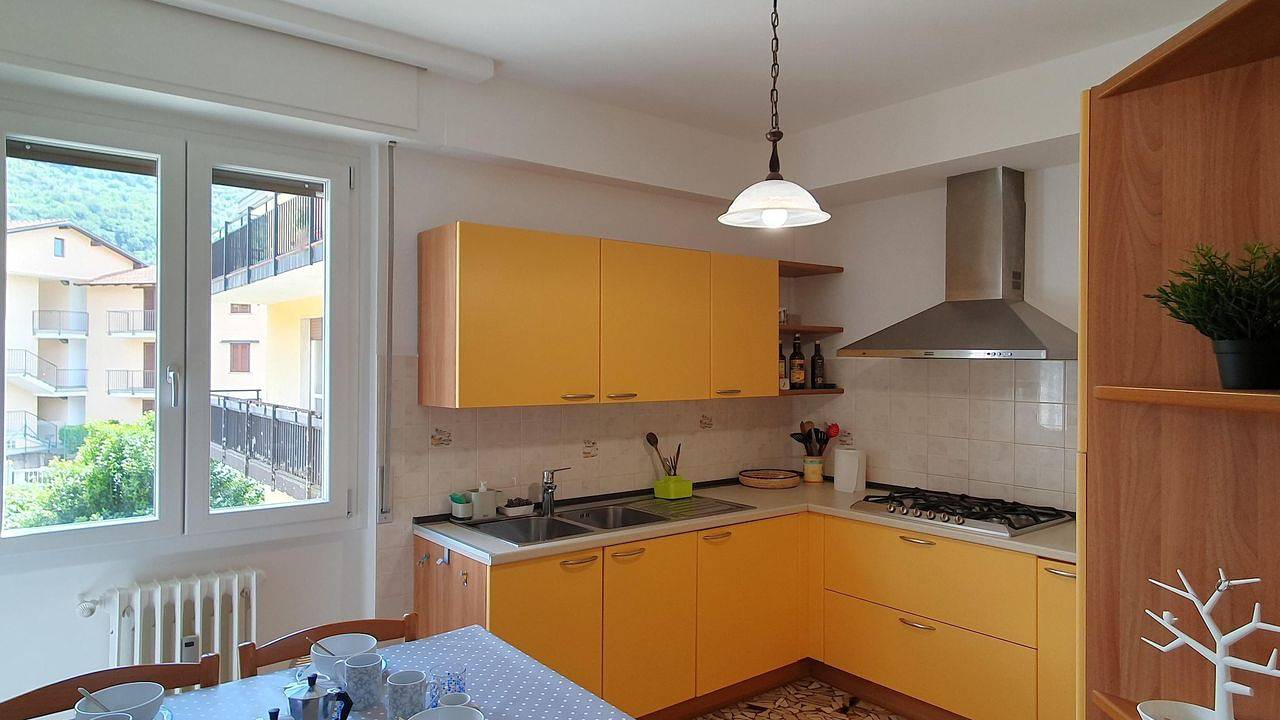 Vakantiehuis voor 4 personen met balkon in Maccagno, Maccagno con Pino e Veddasca