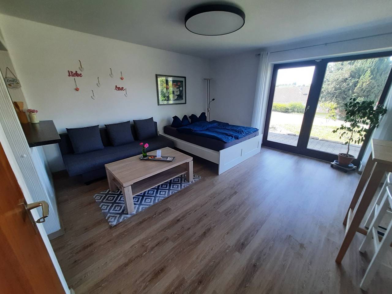 Apartamento entero, Apartamento 'Am Dorfweiher' con terraza privada, jardín privado y Wi-Fi in Tettnang, Region Bodensee-Oberschwaben