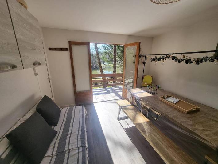 Gîte pour 5 personnes, avec vue et vue sur le lac ainsi que terrasse et jardin à Foussais-Payré - 2