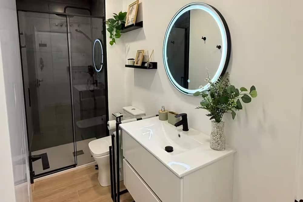 Entire apartment, Comfortable accommodation near the airport in San Sebastián de los Reyes, Madrid Province