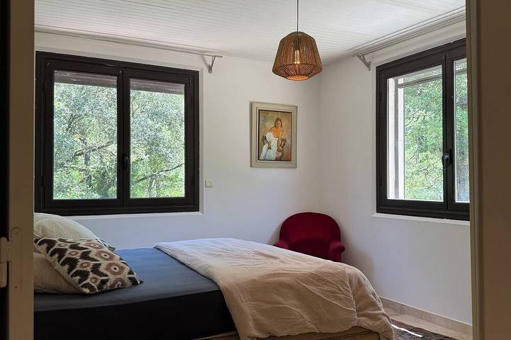 House with private river in Entrecasteaux, Región Brignoles