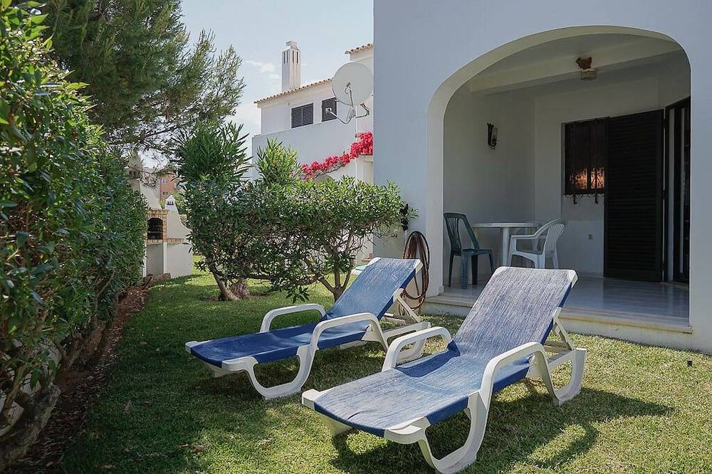 Quentao White Villa, Wifi, Ac, Pool in Quarteira, Distrito de Faro