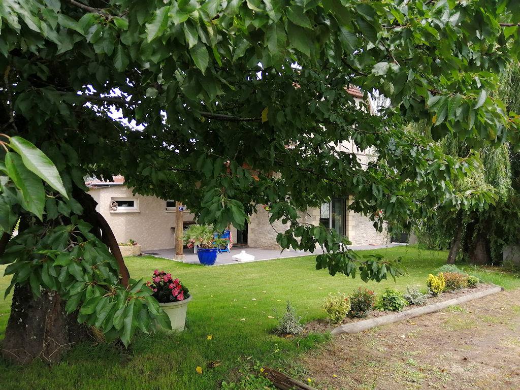 Grange rénovée avec petite piscine in Bretenoux, Lot
