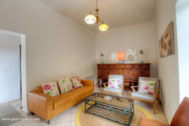Gîte pour 6 personnes, avec Terrasse ainsi que Jardin et Vue dans Sagone - 4