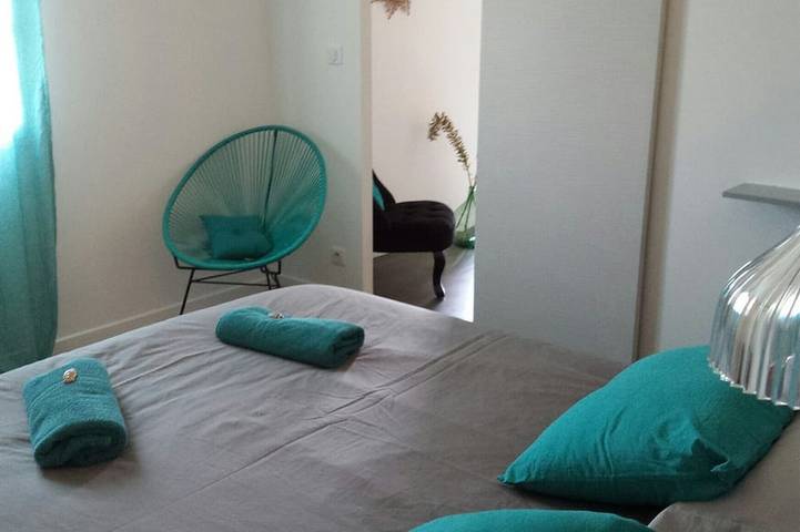 Location de vacances pour 3 personnes, avec jardin et jacuzzi ainsi que terrasse et piscine à Roquevaire - 4