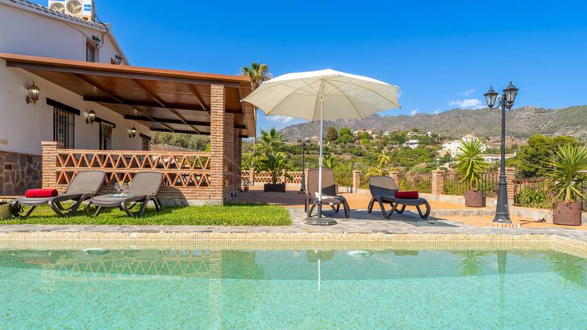 Location de vacances pour 8 personnes, avec terrasse et jardin à Frigiliana - 3