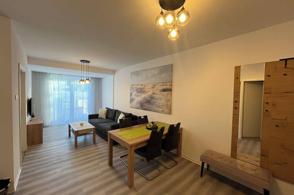 Ganze Wohnung, City-Apartment - Die moderne Ferienwohnung in Borna in Borna, Hainer See