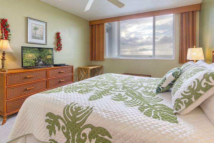 Vacation rental for 3 people, with balcony and pool in Kailua-Kona