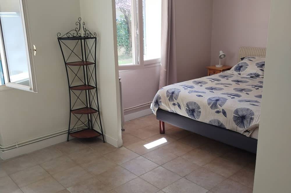 Apartamento entero, Quiet garden level close to town center. in Salon-de-Provence, Region de Aix-en-Provence