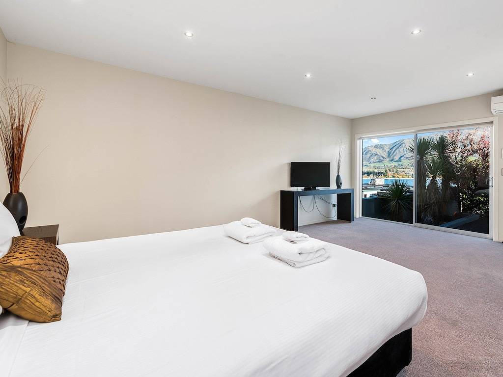 Holiday Home for 10 People in Wanaka, Otago