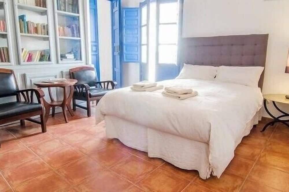 Large house, ideal private heated pool for family vacation in Vélez-Málaga, Costa del Sol