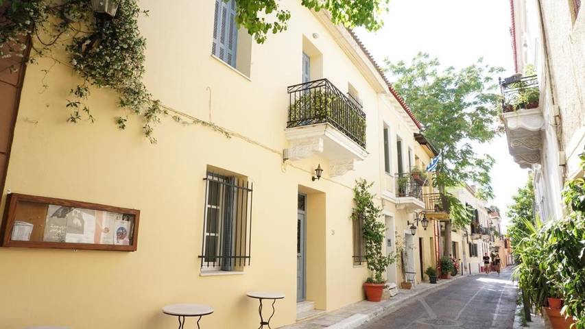 Villa für 10 Personen, mit Balkon und Terrasse sowie Ausblick in Plaka