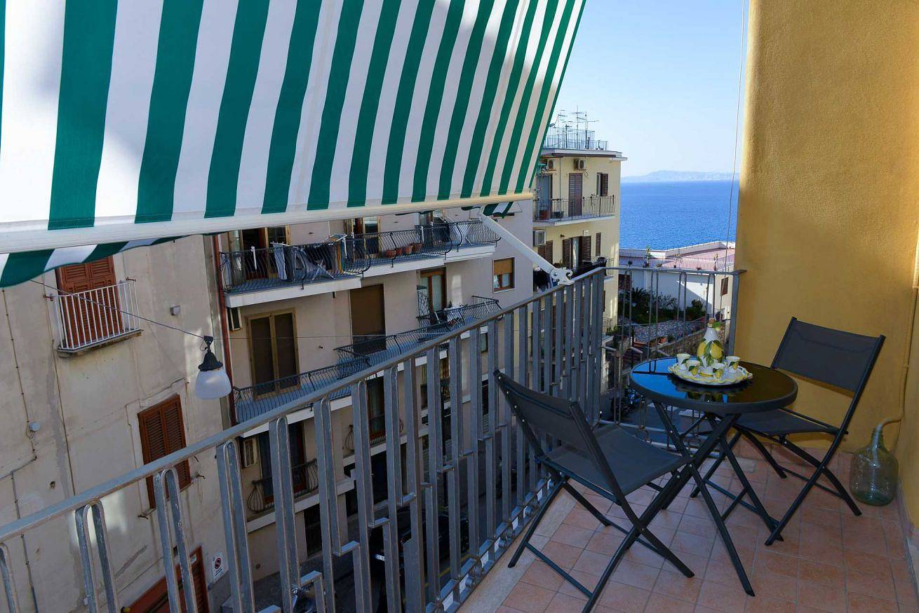 Entire apartment, Casa Mary in Meta, Sorrentine Peninsula