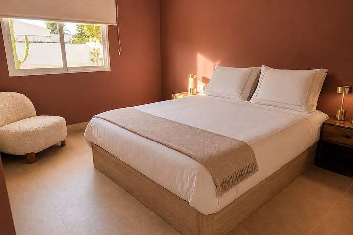A lovely villa in the peaceful town of La Nucia, with air conditioning, a private pool, and parking in La Nucía, Costa Blanca