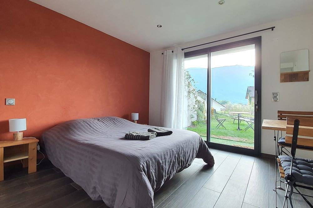 Appartement entier, Studio au calme avec jardin et vue montagne - Lac d'Annecy in Doussard, Parc naturel régional du Massif des Bauges