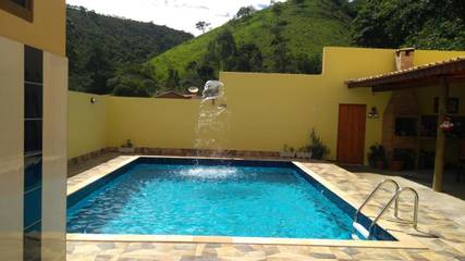 Maison d’hôte pour 2 personnes, avec terrasse et piscine à Cunha