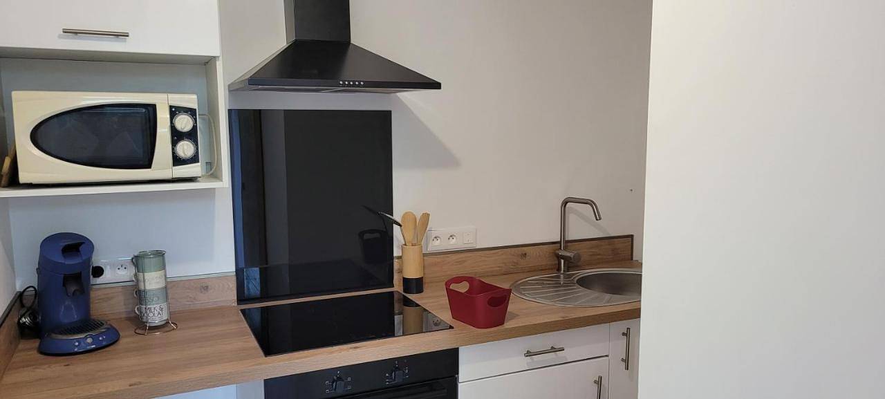 Appartement entier, Two-Bedroom Apartment in Saint-Julien-l'Ars, Vienne (France)