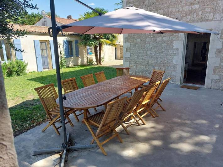 Location de vacances pour 10 personnes, avec jacuzzi ainsi que jardin et piscine à Aytré - 3