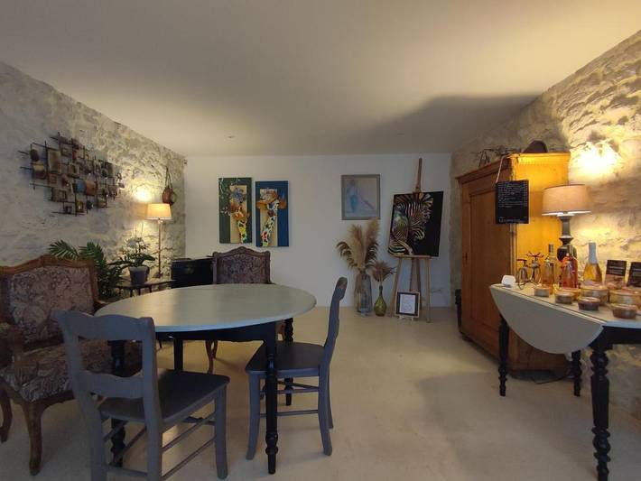 Gîte pour 2 personnes, avec vue ainsi que piscine et jardin à Esclauzels - 3