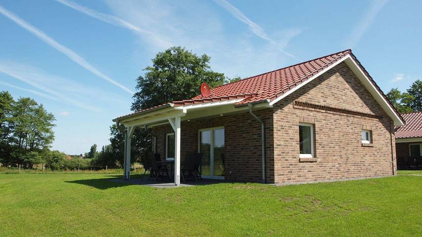 Ferienhaus für 6 Personen, mit Garten in Oberlangen