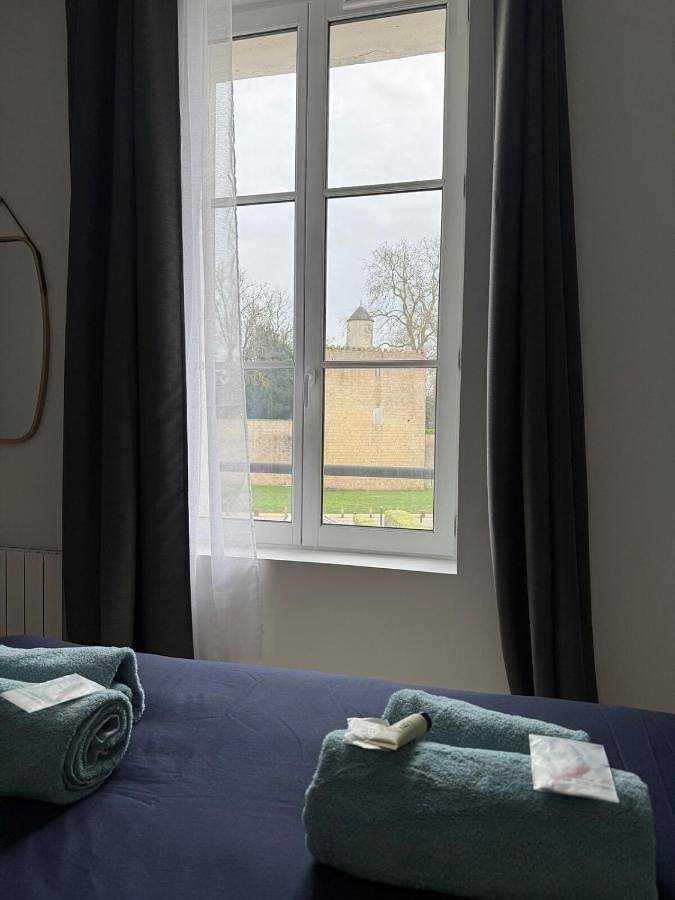 Appartement entier, El Castillo Face au Château et Climatisé in Surgères, Région de Rochefort