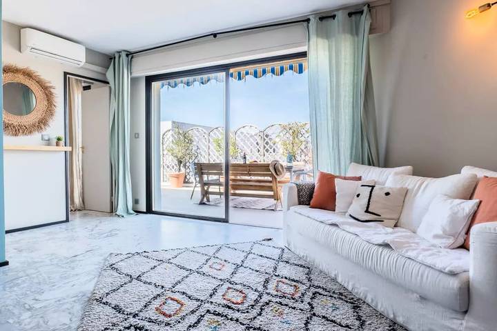 Gîte pour 4 personnes, avec terrasse dans Port du Mourre-Rouge - 2