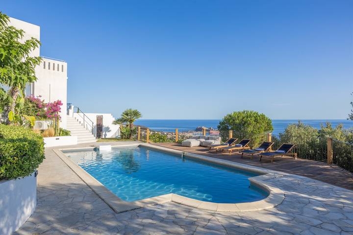 Villa pour 8 personnes, avec jardin ainsi que vue et piscine à Monticello